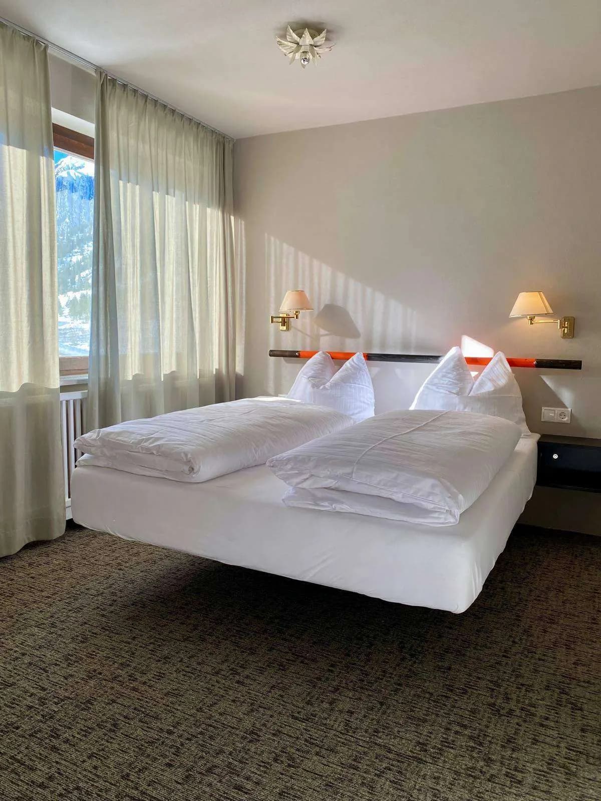 Studio Luis: the floating bed