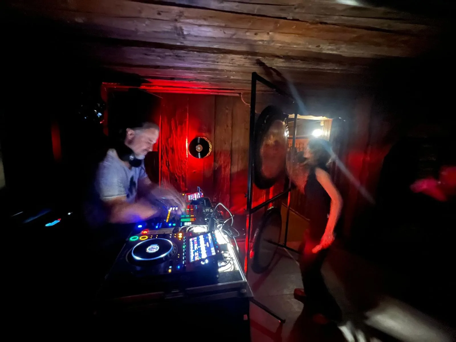 16efe5c0 6294 4cbb 9c12 D95b5c9a3054