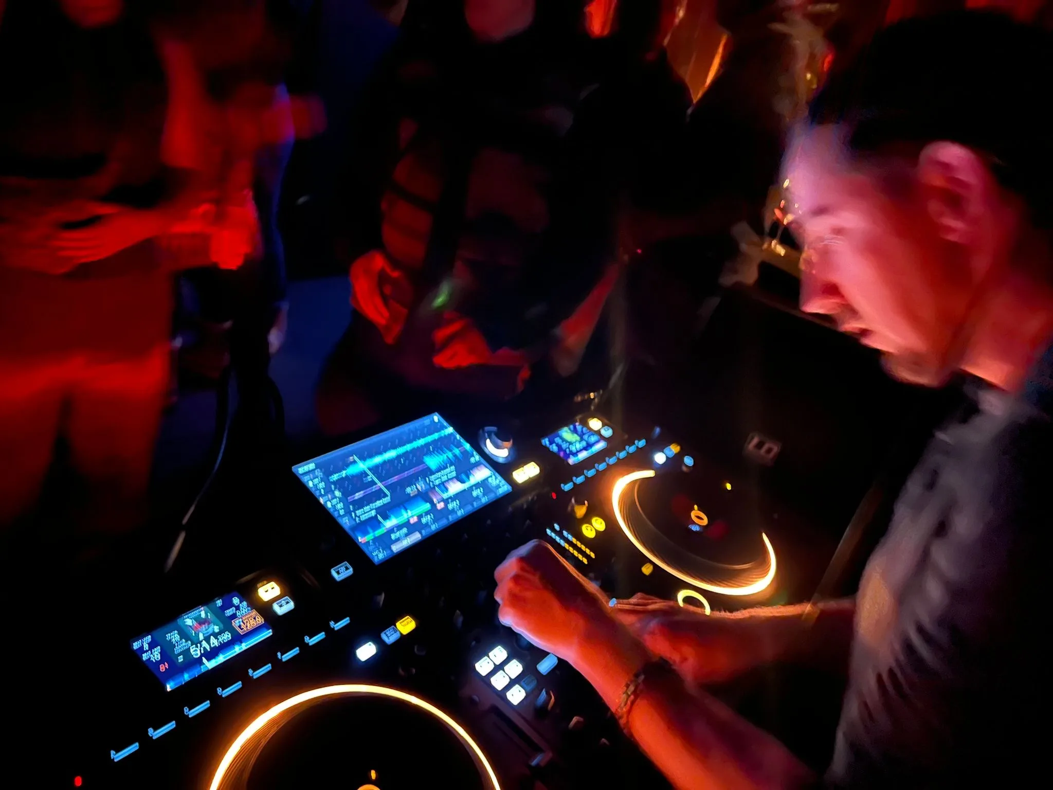 42d04cf6 C45e 4e25 B959 Dabe116201d1