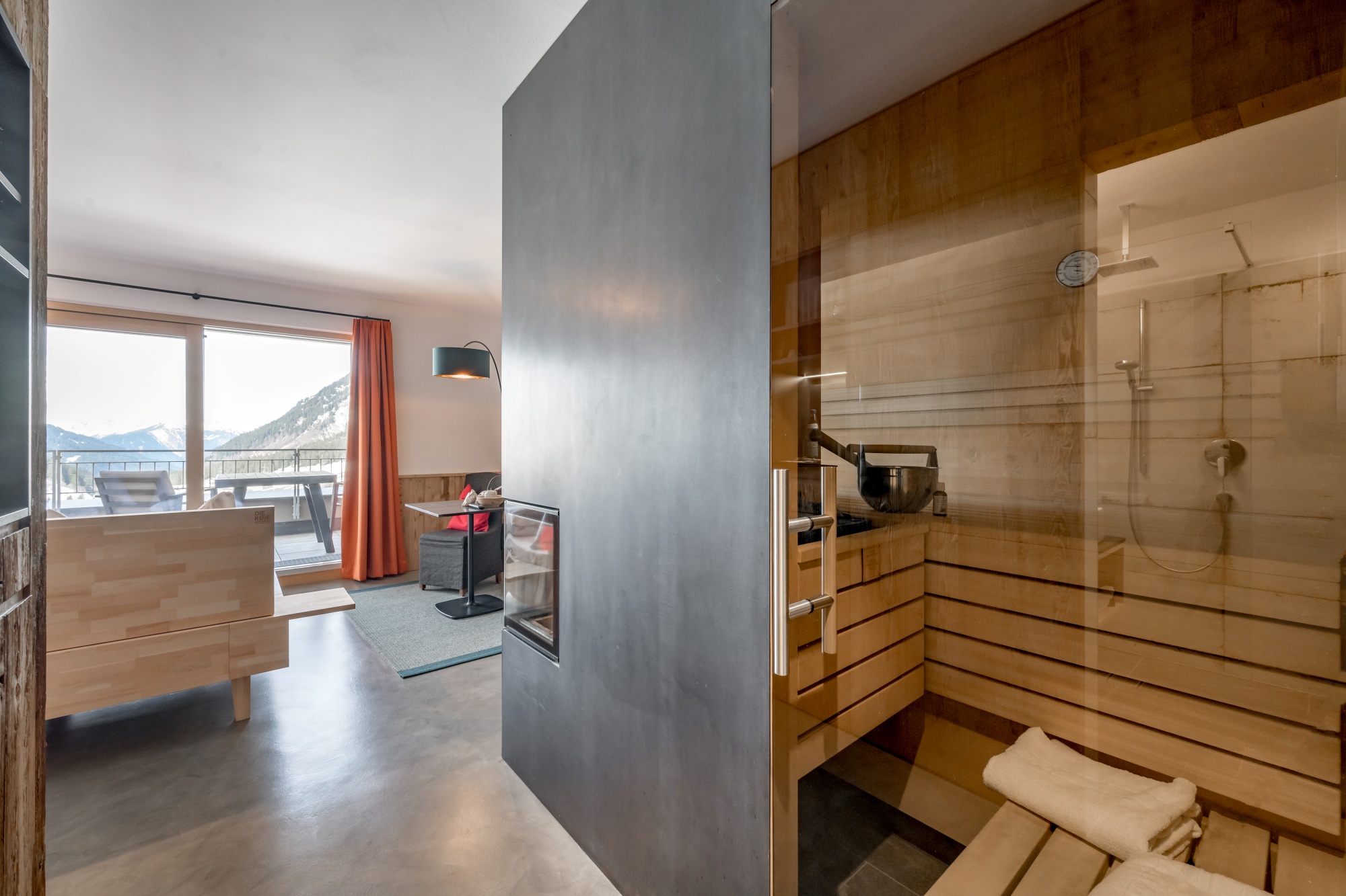 Luxury suite at Chalet Mondschein in Stuben with private sauna, fireplace, panoramic mountain view and alpine interior