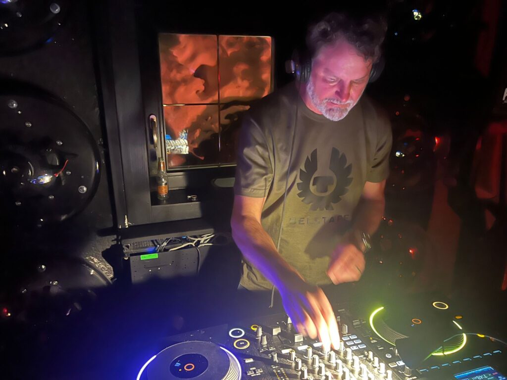 Fea8c1bb 21cd 49a5 Adb6 524f244ae4f4