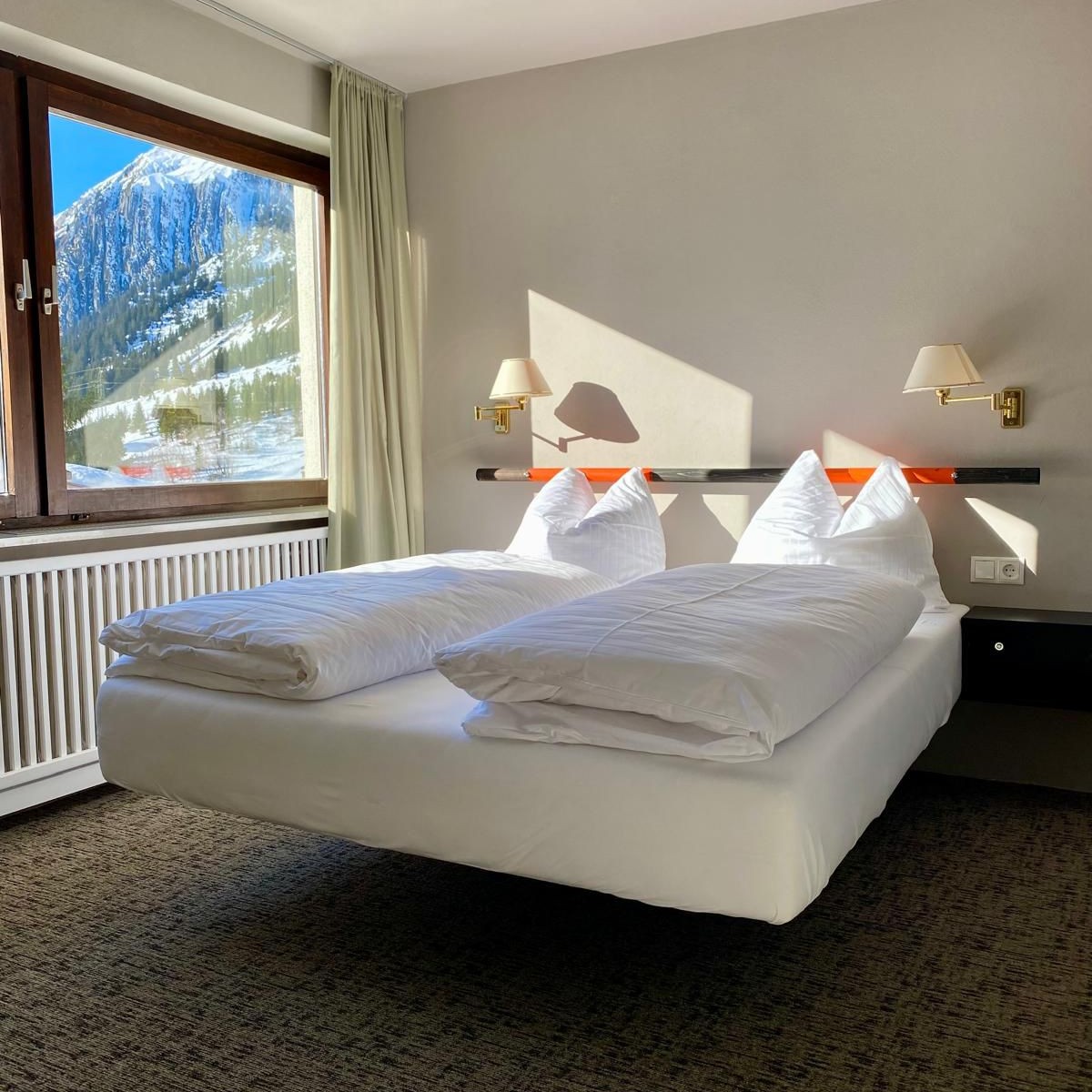 Studio Luis Schwebendes Bett (3) 1 1