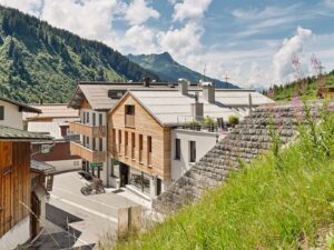 The Spirit of Arlberg Lives Here – Legends Who Call the Mondschein Home