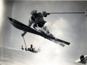 From the First Turns to Today – The Pioneering Ski History of the Mondschein