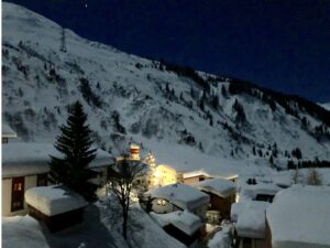 How Small Ski Chalets Offer the Perfect Cozy Winter Retreat