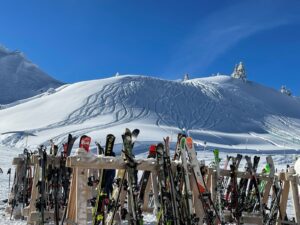 The Ultimate Guide to Heli-Skiing at Arlberg: What Makes It Unique