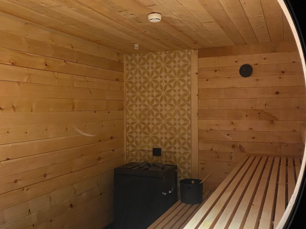 How a Private Hot Tub Under the Stars Makes Your Alpine Stay Unforgettable