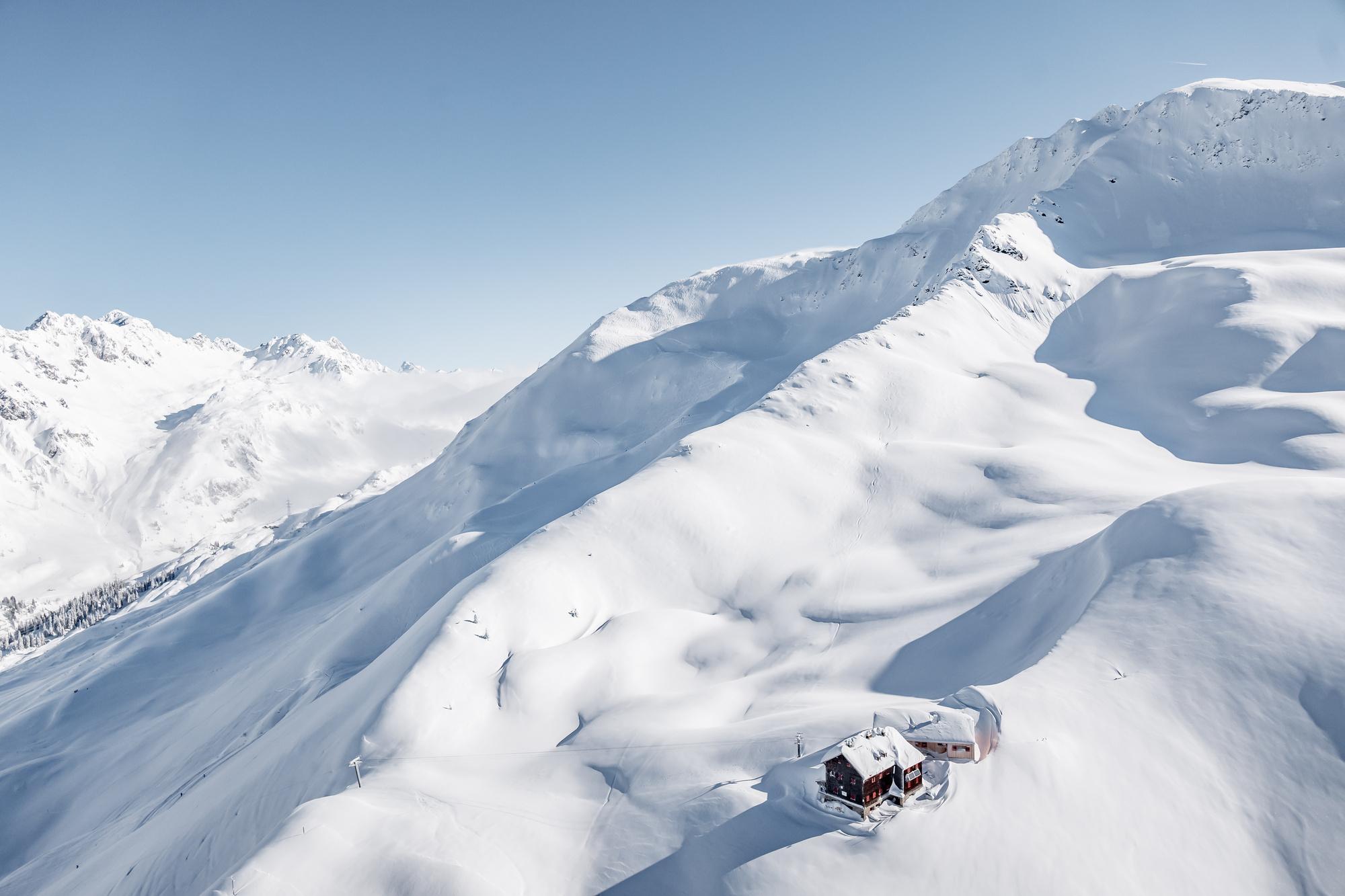 Mountain Huts Marked on the Map – 14