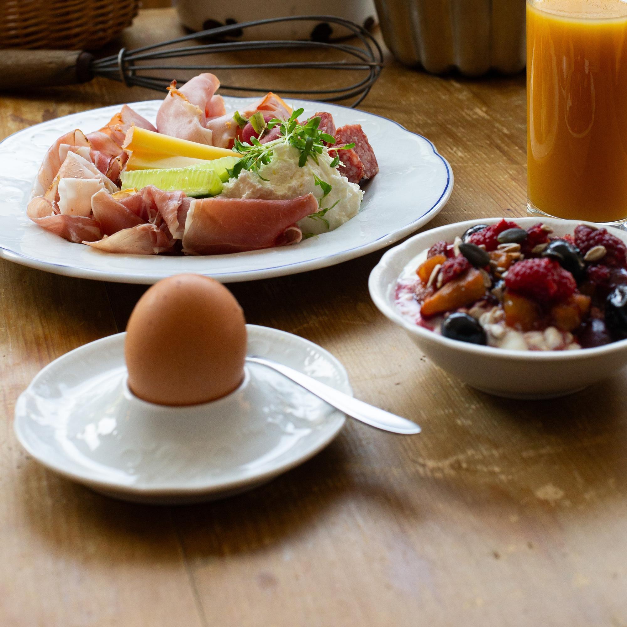 Where to Stay Near the Lifts: Ski Hotel Mondschein (by the Albona Lift) – 27