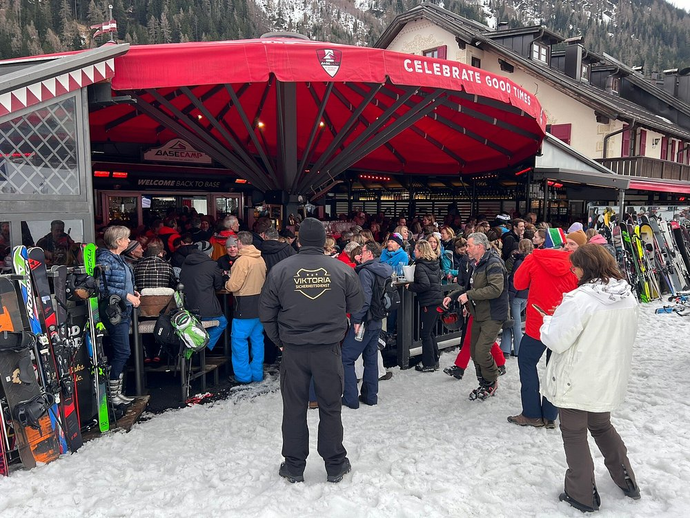 6. Basecamp & Postkeller (St Anton) – 16