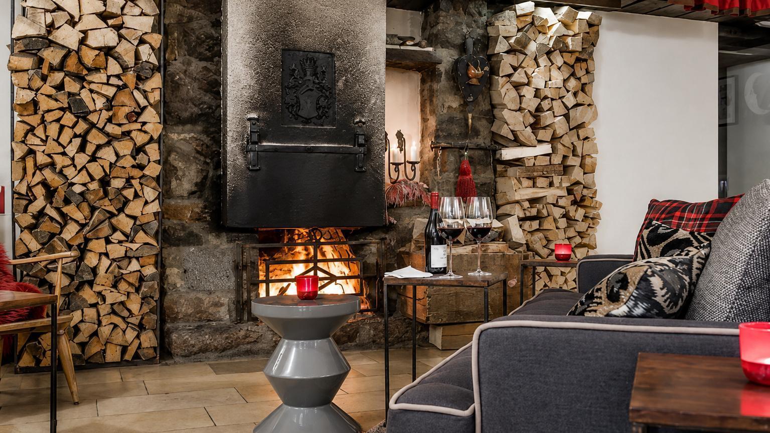 best bars in arlberg – 1. Mondschein Bar & Fireplace Lounge - Ski Hotel Mondschein (Stuben) – 5