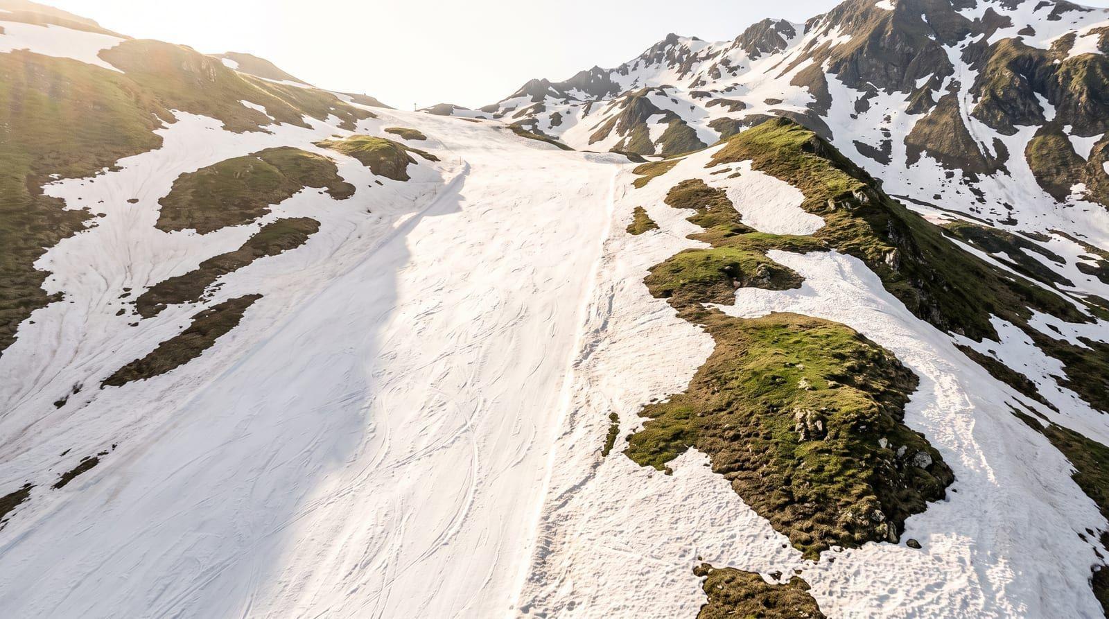best time to ski arlberg – April: Quiet Spring Skiing – 7